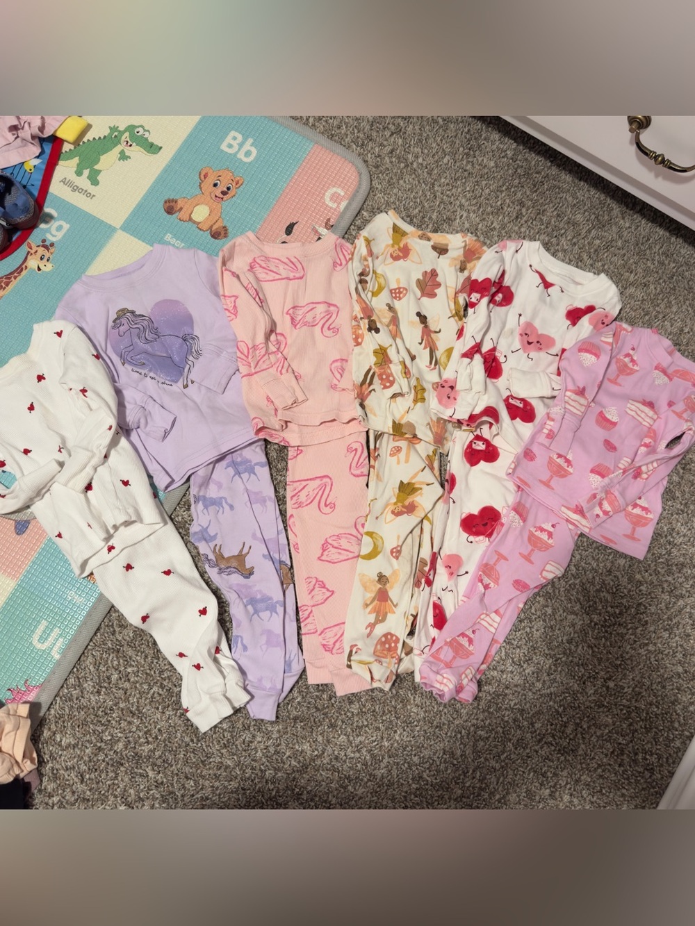 Set of 6 pajamas
